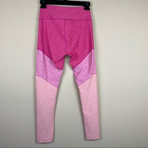 Outdoor voices colorblock 7/8 leggings size Small pink - Picture 4 of 5